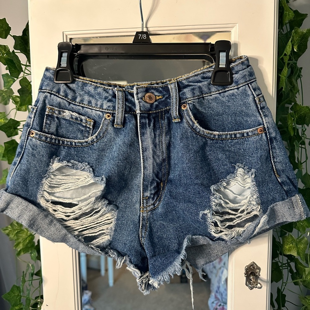 high waisted, ripped, size 24, short shorts! brand: forever 21